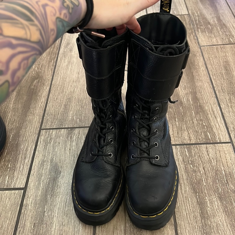 Dr Martens. Platform boots